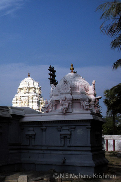 Ooraga-Varadaraja-Perumal-Temple2