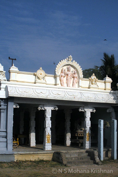Ooraga-Varadaraja-Perumal-Temple3